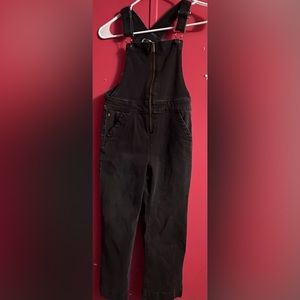 Girls size 6x zip up overalls